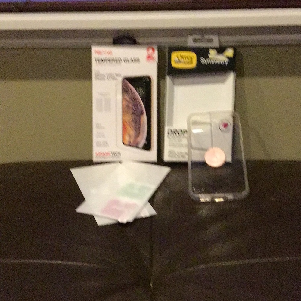 Otter Box -  IPHONE 11 PRO MAX AND XS MAX CLEAR CASE